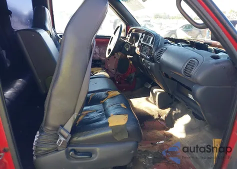 1999 Dodge Ram 1500 St z USA, uszkodzony, nr VIN 3B7HC13Z7XM523212